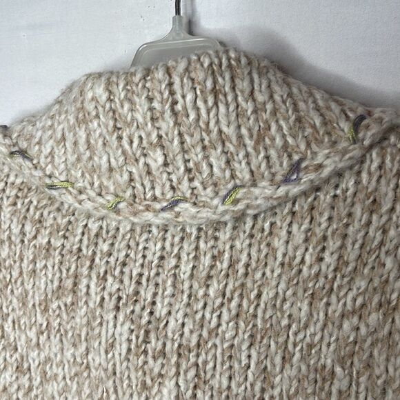 KaiselyCropped Knit Cardigan Sweater. Size Medium. - Picture 9 of 10